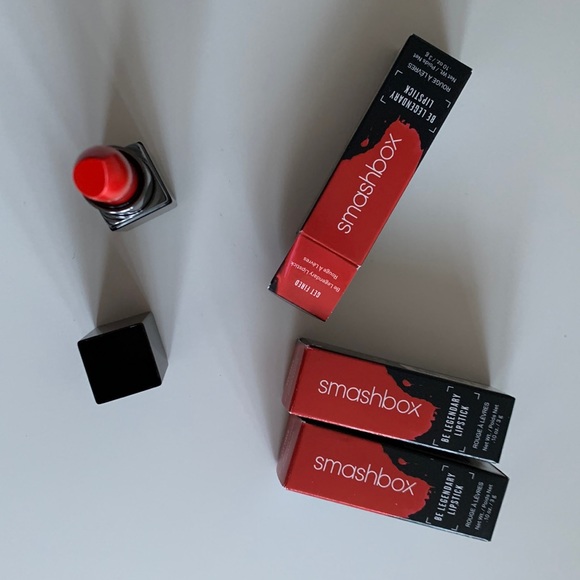 Smashbox - red lipstick - ‘get fired’ - Picture 2 of 2